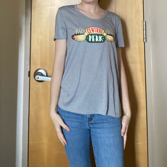 FRIENDS Central Perk T-Shirt - Picture 9 of 10